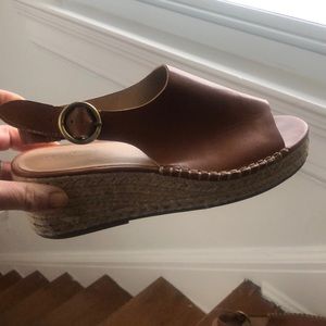Universal Threads size 8.5 saddle brown wedges